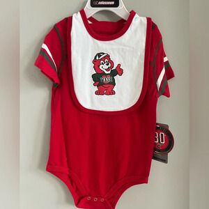 NWT baby Washington University college 2 piece set: onesie and bib 6-12 months